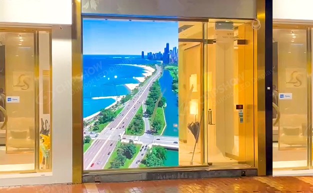 户内P2.5高清全彩橱窗屏香港某商店项目